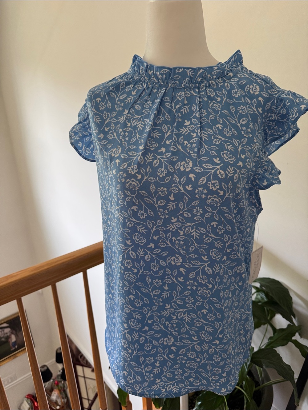 Morgan Taylor Blue Floral Ruffle Sleeve Top